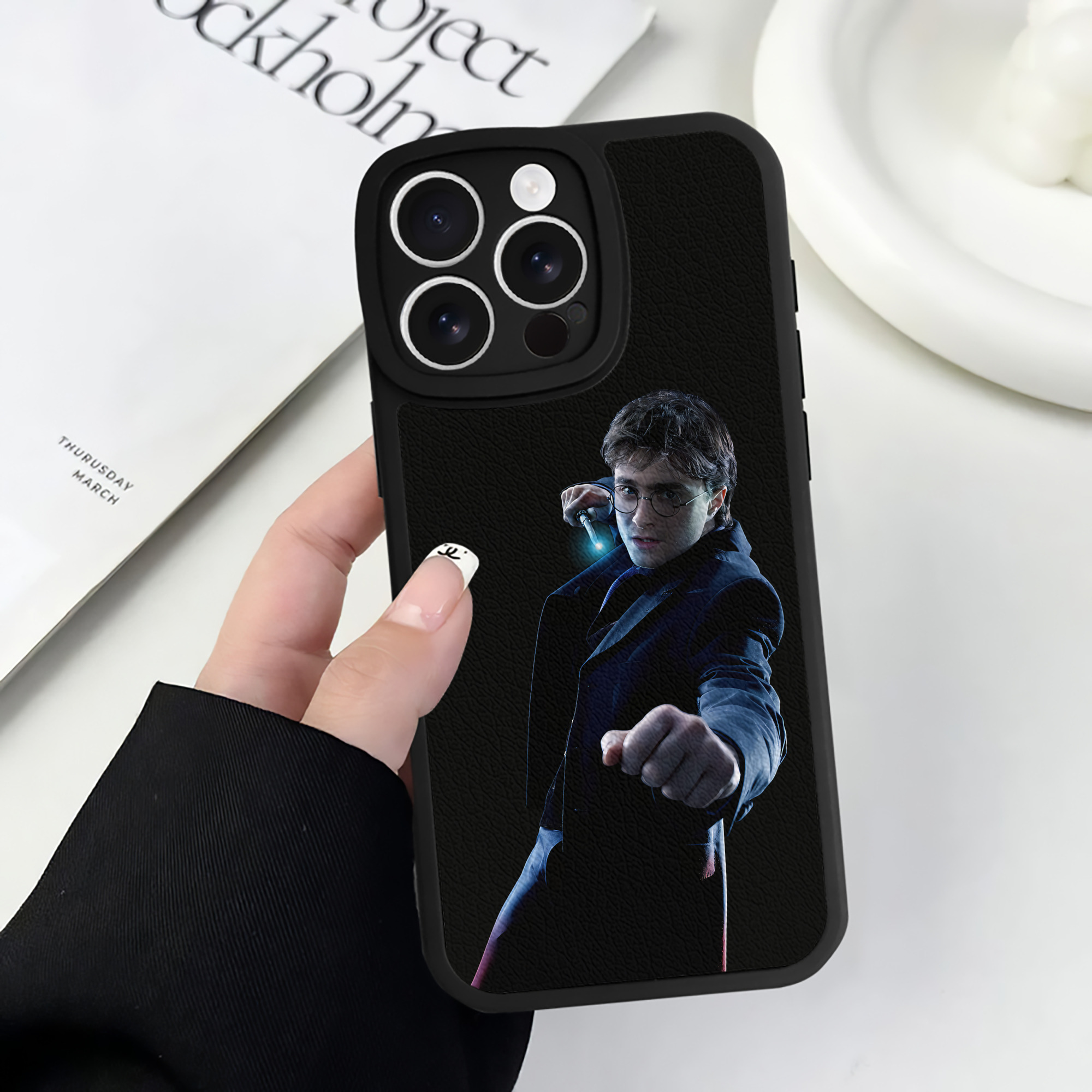 （画像用） Harry Potter ハリー・ポッターシリーズ 【iPhone 16シリーズ対応】シリコンスマホケース（レザー調） 材質：シリコン